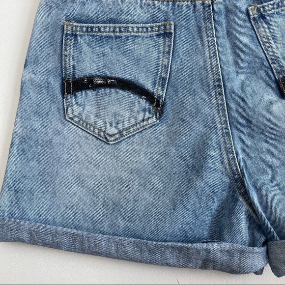 𝅺Desigual Women’s High Waisted Leopard Sequins Embellished Mom Denim Shorts 4 - Picture 7 of 10
